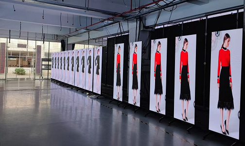 How to Select a Double-Sided LED Poster Screen for Clothing Stores and Shopping Malls